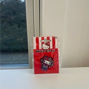 NWT hello kitty pin with headphones